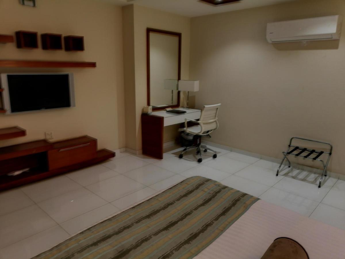 Avari Xpress Faisalabad Exterior foto